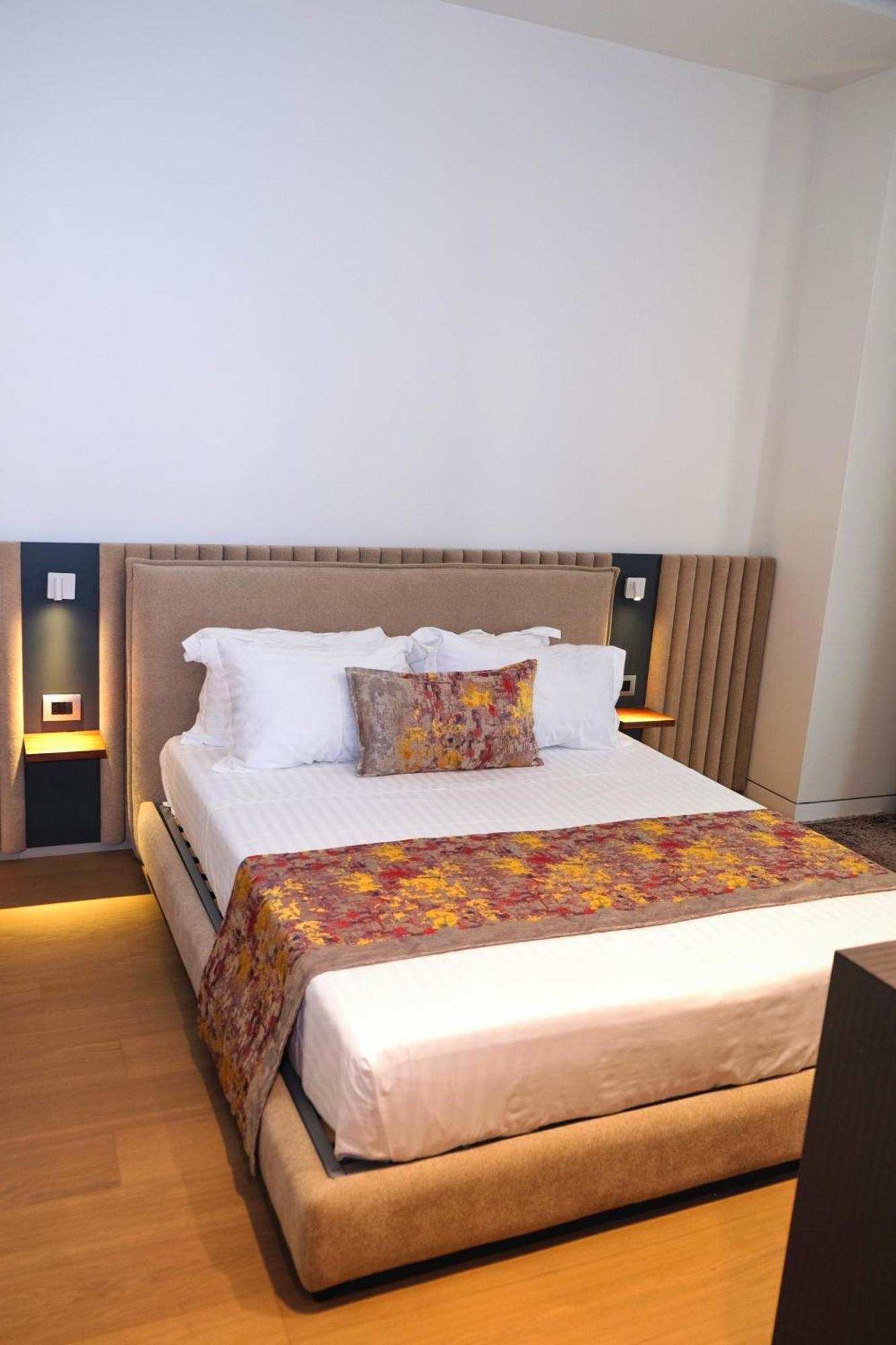 Chic Boutique Hotel Vlore Luaran gambar